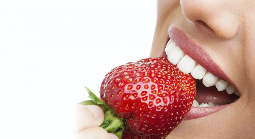 До 50 % скидки на Отбеливание зубов Amazing White Professional от Стоматологической клиники «VivaStom»