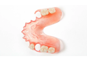 Нейлоновый протез на 4 и более  зубов