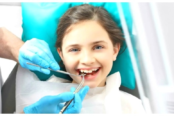 Детская комплексная профессиональная гигиена полости рта и зубов от 8-12 лет