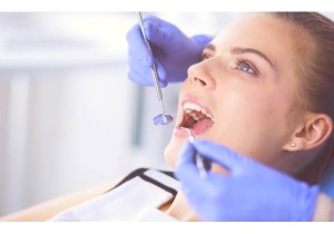Протезирование зубов полными съемными пластиночными протезами с опорой на имплантаты на фрезерованной балке