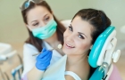 Восстановление стенки зуба перед выполнением эндодонтической операции и наложение временной пломбы композитной