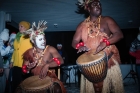 Танцевальное шоу африканских барабанщиков в караоке клуб